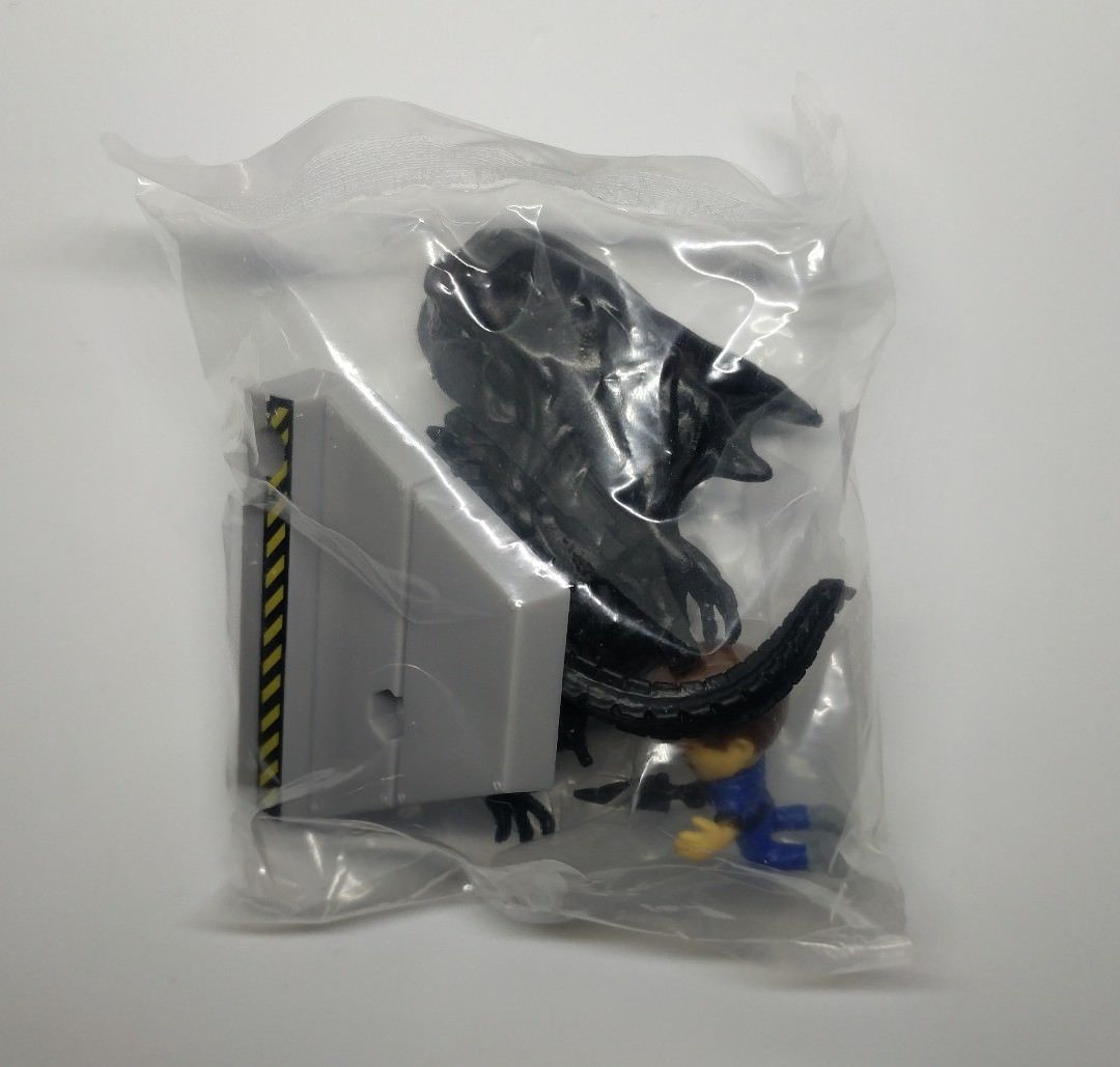 Aliens - Queen Takes Bishop Mini Figure (Loot Crate Exclusive) - darkling.be