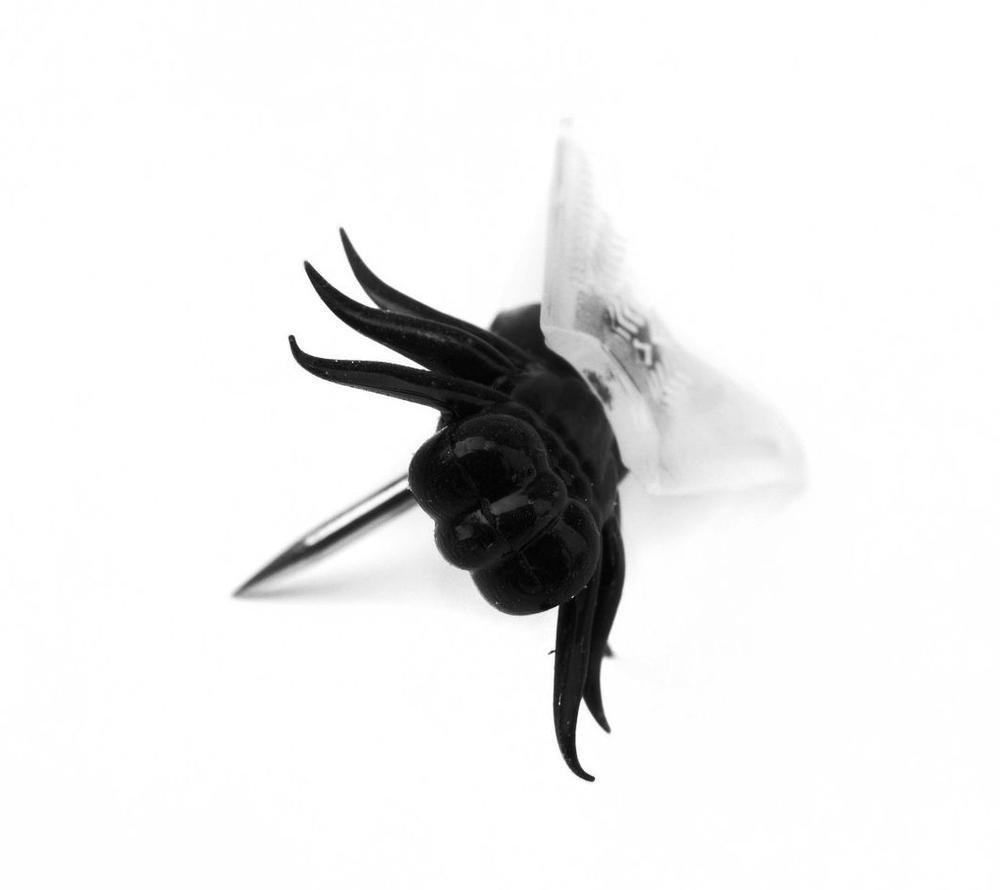 Vlieg duimspijker - darkling.be